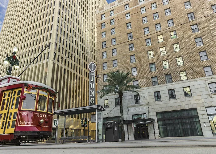 Discover the Best New Orleans Hotels Offering Room Service