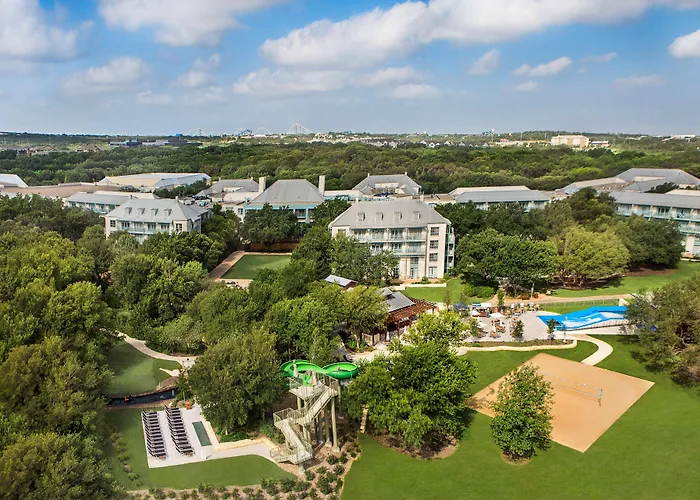 Top Seaworld Hotels in San Antonio: Your Ultimate Accommodation Guide