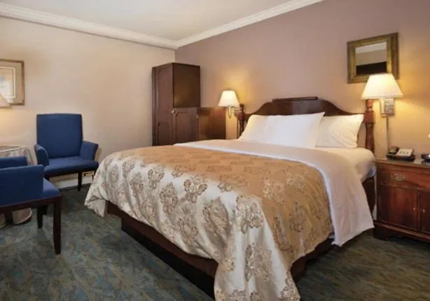 Hotels with 2 Bedroom Suites in San Francisco: The Perfect Accommodations for Families and Groups