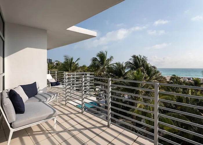 Top Luxury Hotels Close to Miami Beach