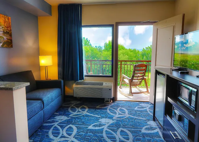 Top Hotels Near The Island, Pigeon Forge